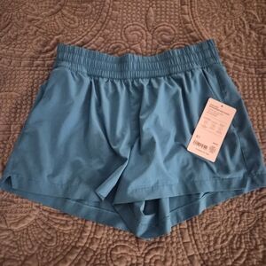 Athleta High Rise Weekender Shorts Xs